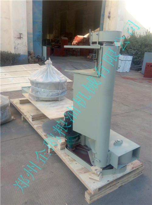 出口100型螺旋榨油機(jī)設(shè)備裝箱包裝中(圖4)