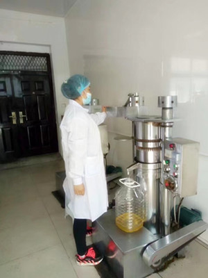 小型榨油機成套設(shè)備怎么正確使用(圖2)