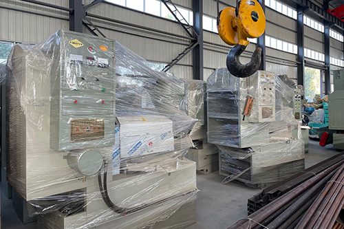 小型榨油機(jī)發(fā)貨通知：青?？蛻?hù)的榨油機(jī)已經(jīng)